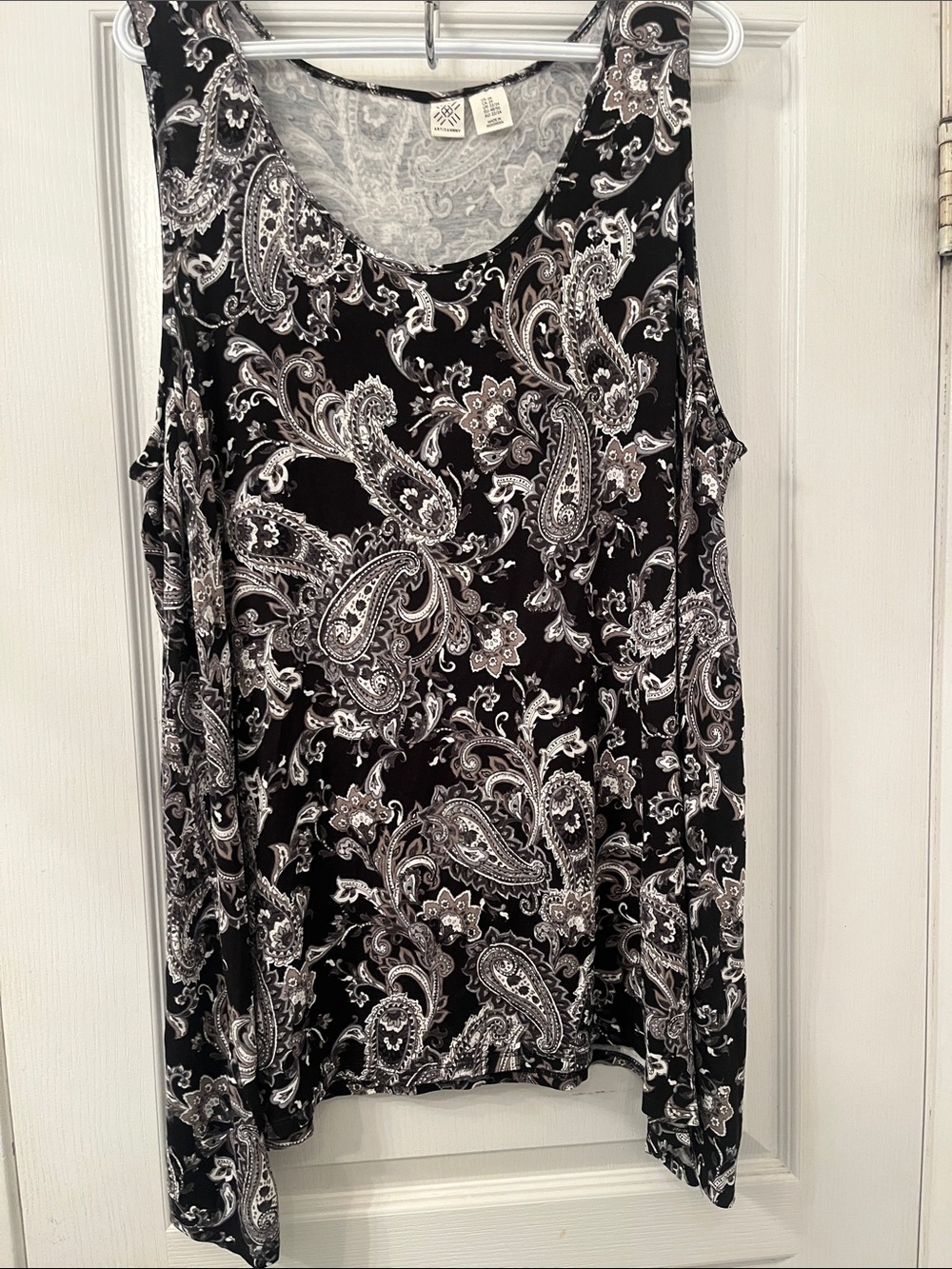 Artisan Ny Black & White Paisley Sleeveless Tunic